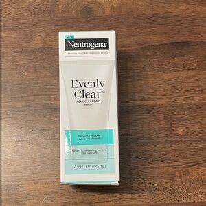 NEW Neutrogena Evenly Clear Acne Cleansing Mask 4.2 fl oz